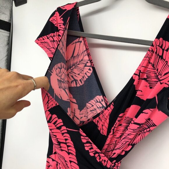 Maggy London Coral Leaf Pattern Faux Wrap Dress Size 4 - Picture 10 of 16